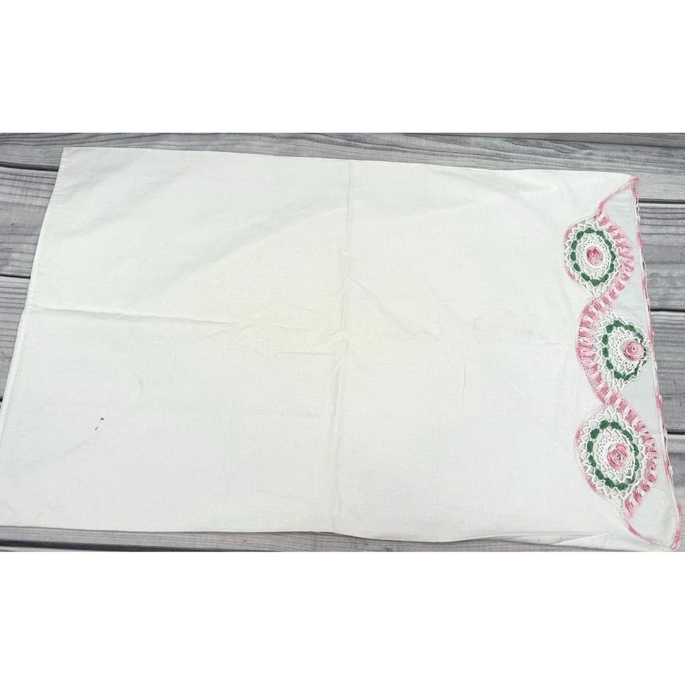 PAIR OF VINTAGE EMBROIDERED PILLOWCASES - 33